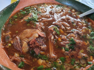 Caldos De Gallina Y Birria De Res