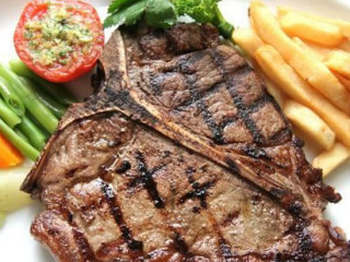 Bella Notte CafÉ Trattoria