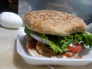 Hamburguesas Al Carbon Y Carnes Asadas El Jefe Jr