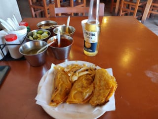 Tacos De Barbacoa Capuchinos