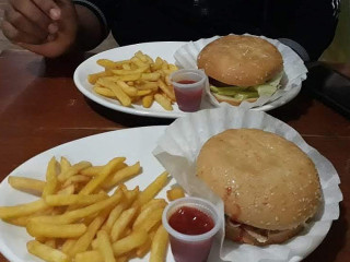 Yeyo Burger