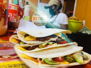 Tito's Burger (elotes Y Esquites)