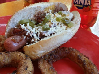 El Perro Loco Hot Dogs