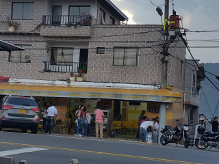 Panadería Cafeteria Y San Antonii