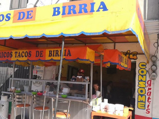 Tacos De Birria El Pariente