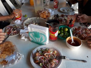 Mariscos La Escondida