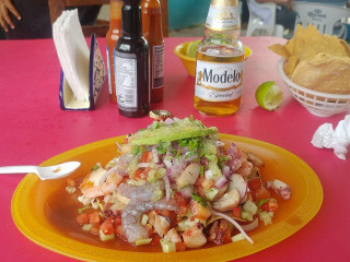 Mariscos El Compa Giby