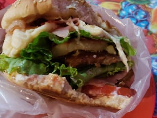 La Casa De Los Abuelos Hamburguesas Quesadillas Y Papas A La Francesa