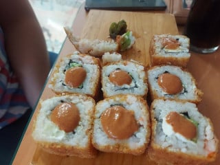 Sushi El Trapiche, Avenida Cuahutemoc, Plaza Ometepec. Gro.