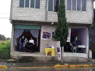 Mole Y Chiles En Nogada Toñita