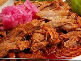 DoÑa Luci Antojitos Regionales, Tamales Y Cochinita Pibil