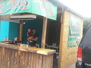 Wichos Tacos