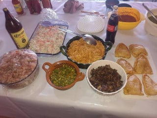 Antojitos Y Pozole