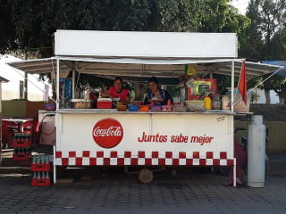 Loncheria Y Tostadas Meza