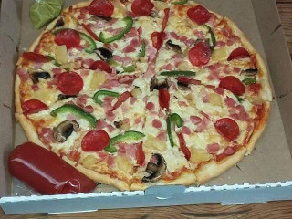 Chanita's Pizza