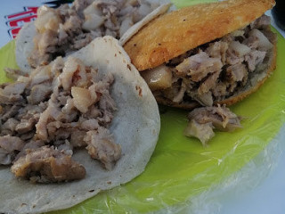 Tacos Y Gorditas “el Mal Del Puerco” En Tierra Blanca