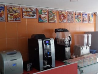 Cafetería Y Algo Mas El Maná