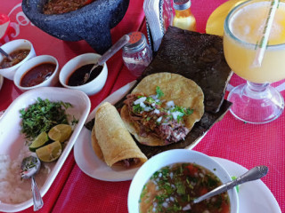 Barbacoa Y Gorditas El Puente