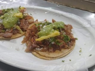 Taquería Los Parientes