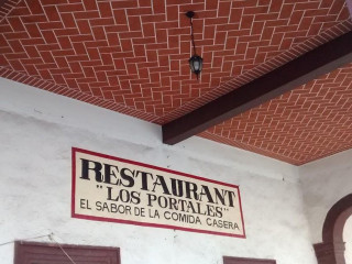 Los Portales