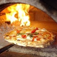 Pizzas Y Pastas Horno A LeÑa