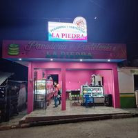 Pastelería Y Panaderia La Piedra